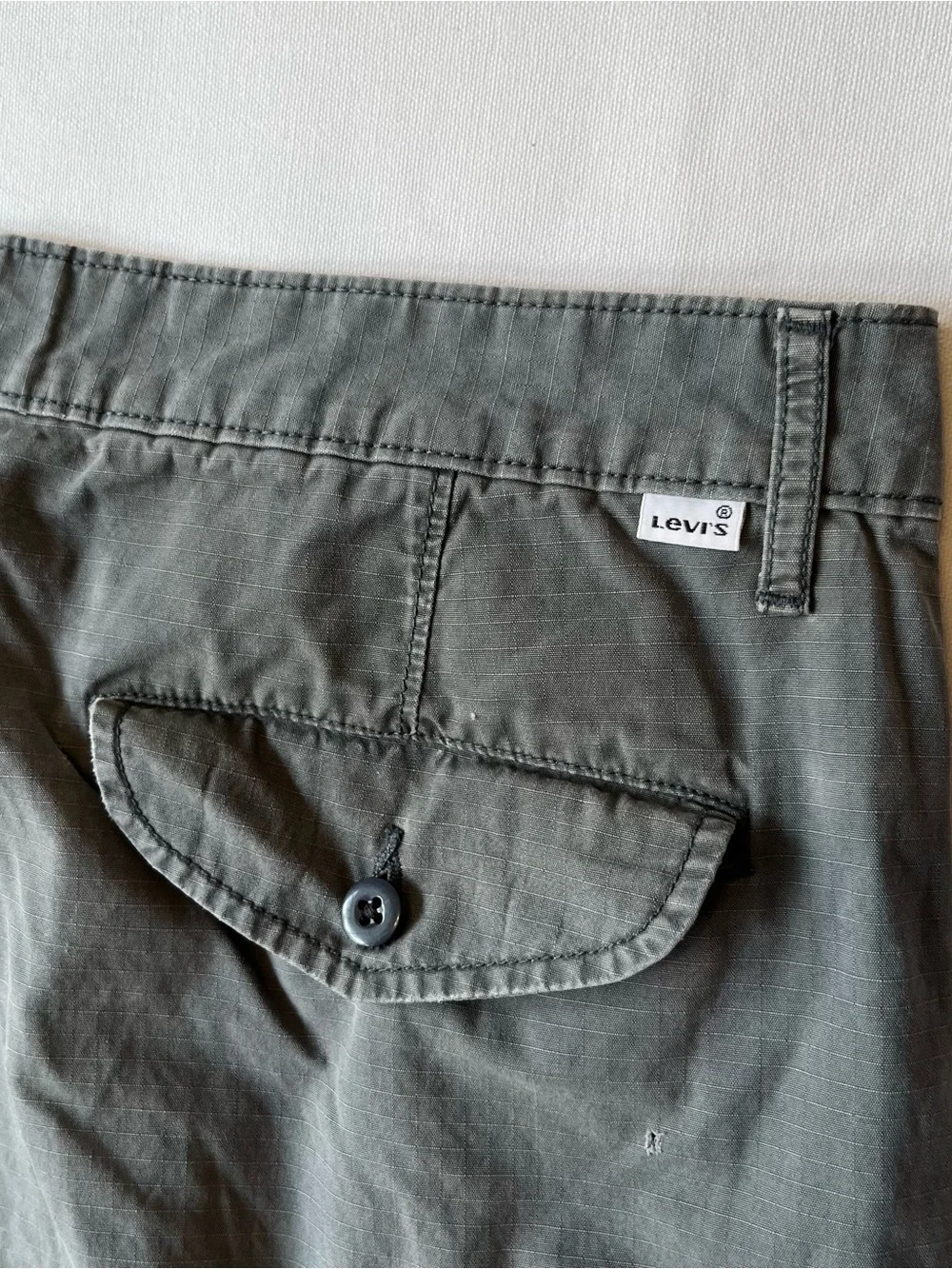 Levis Shorts Mens 34 Gray Cotton Cargo Utility Casual Distressed Skater Street